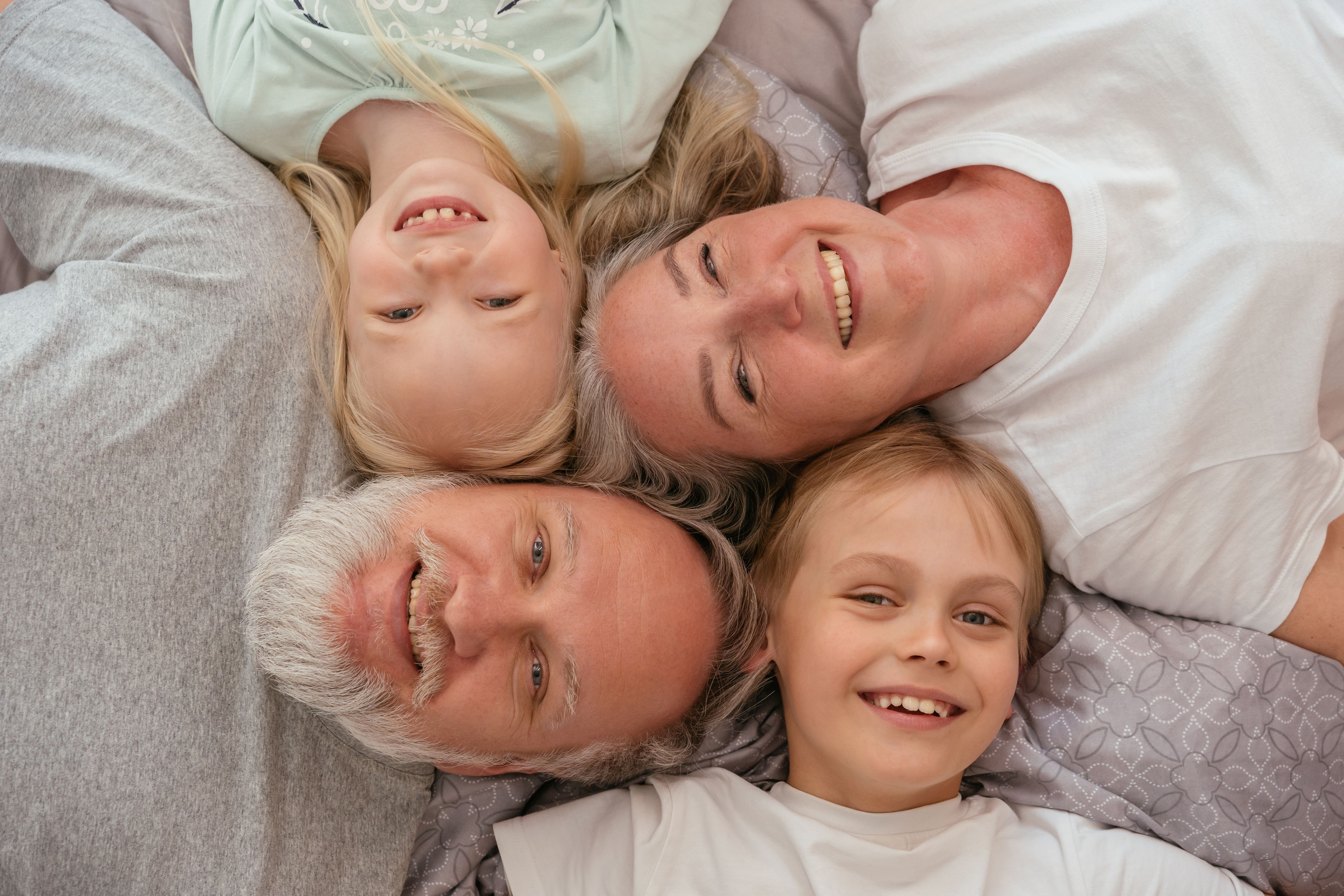 Famiglia con auto